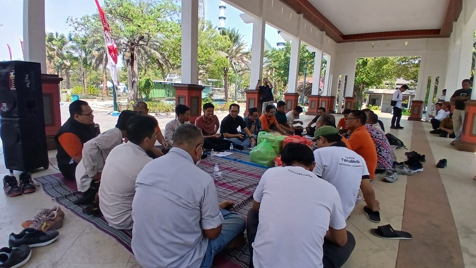 Insan Pers Lamongan Bersatu dalam Doa untuk Lima Jurnalis Hilang Kontak saat Liputan Erupsi