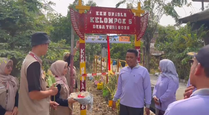 Mahasiswa KKN UNISLA Kelompok 05 Bangun Taman TOGA di Desa Turi, Wujudkan Apotek Hidup Berbasis Masyarakat